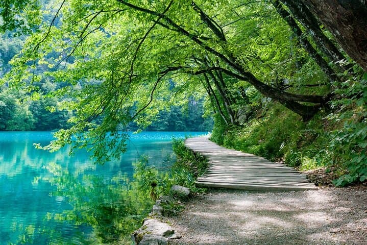 Full-Day Plitvice Lakes Tour from Zadar — Upper & Lower Lakes, Boat Ride, Big Waterfall photo 3