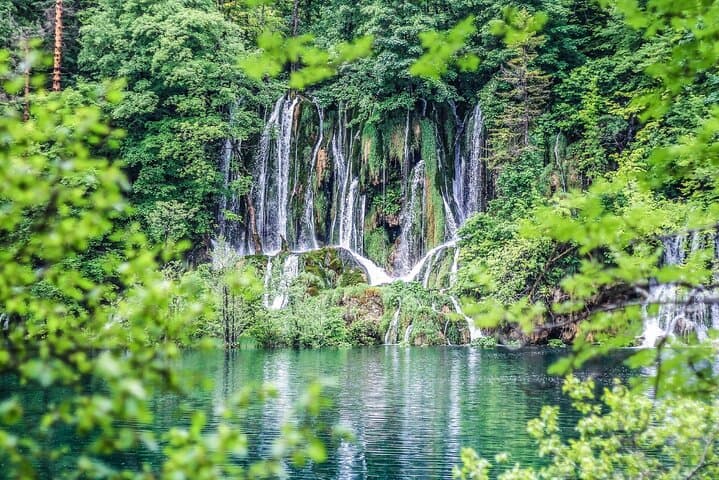 Full-Day Plitvice Lakes Tour from Zadar — Upper & Lower Lakes, Boat Ride, Big Waterfall photo 4