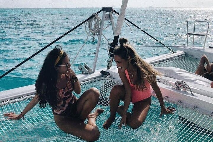 Catamaran Party to Isla Mujeres: Snorkel, Buffet & Open Bar from Cancún photo 3