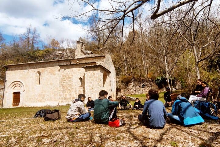 Hike The Rock: Ancient Refuge & Grotte Reali in Alto Volturno
