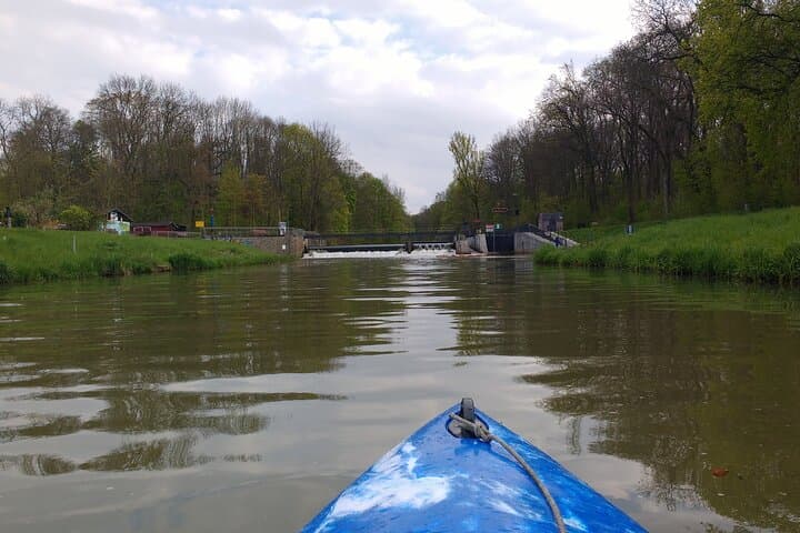 Paddle the Leipzig Auwald: 1-Hour 3-Seater Canoe Rental photo 2