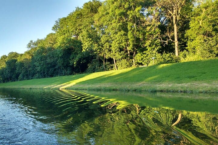 Paddle the Leipzig Auwald: 1-Hour 3-Seater Canoe Rental photo 5