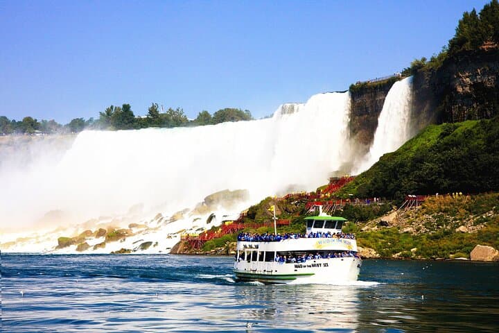 3-Day Niagara Falls, Corning & Thousand Islands Tour from New York — Falls, Glass & Cruises