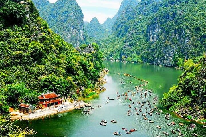 Full-Day Trang An, Hoa Lu & Mua Cave Tour from Hanoi — Boat, Trek & Lunch