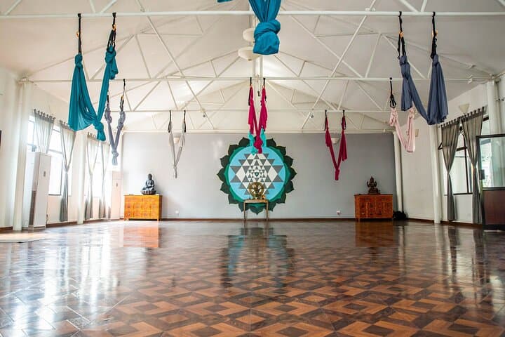 Kathmandu Vinyasa Yoga: 75-Minute Class with Personalized Guidance photo 2