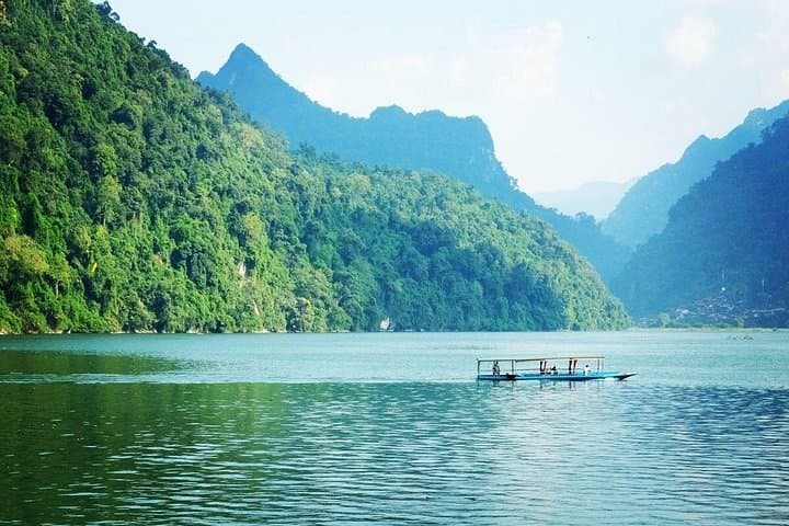 Ba Be Lake 2-Day Tour from Hanoi: Trekking, Boat Trip & Tay Homestay