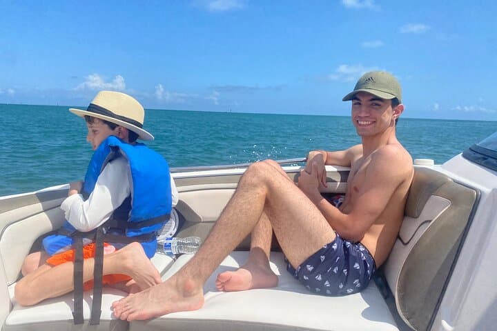 Private Speedboat Rental Miami: Biscayne Bay Day Cruise