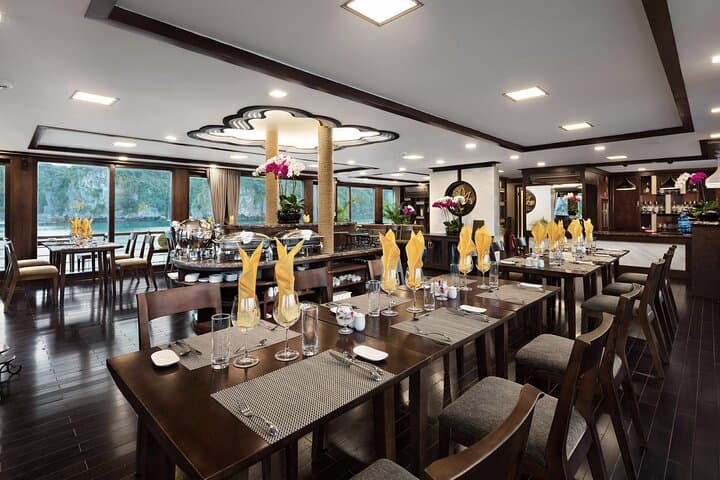 3-Day Luxury Halong Bay Cruise: Kayaking, Caves & Night Fishing photo 2