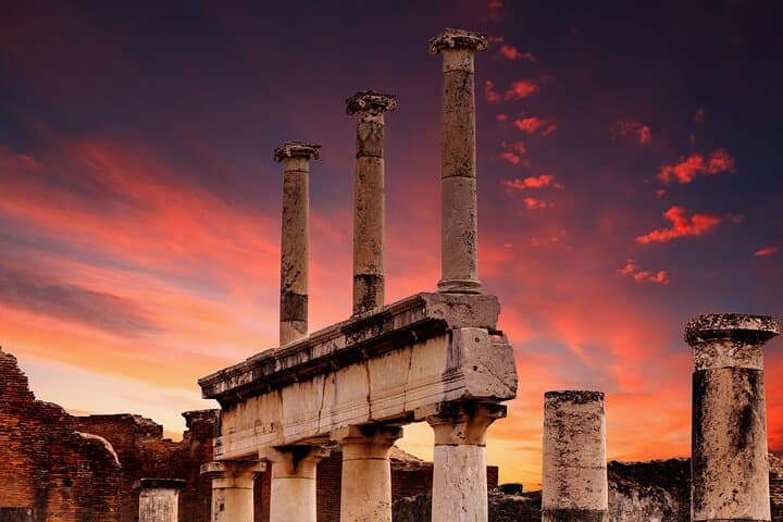 Pompeii's Secret Tales: Self-Guided Walking Tour of the Ruins