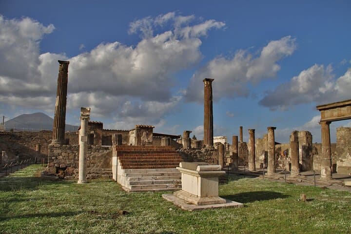 Pompeii's Secret Tales: Self-Guided Walking Tour of the Ruins photo 2