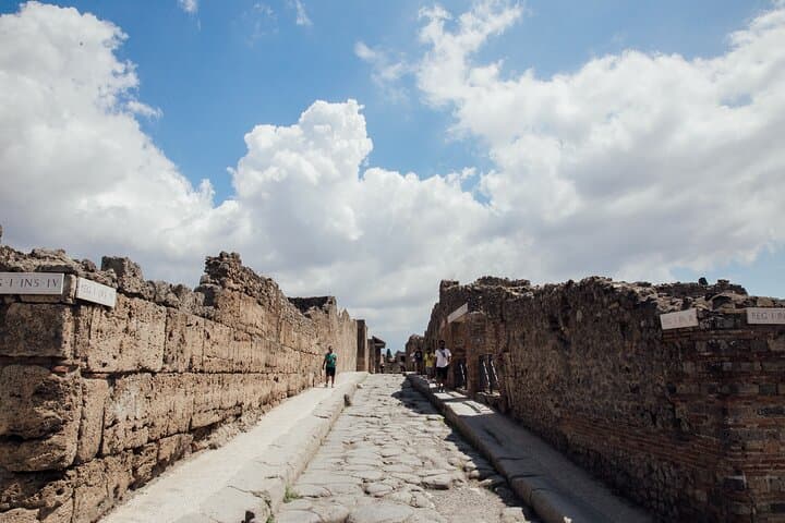 Pompeii's Secret Tales: Self-Guided Walking Tour of the Ruins photo 4