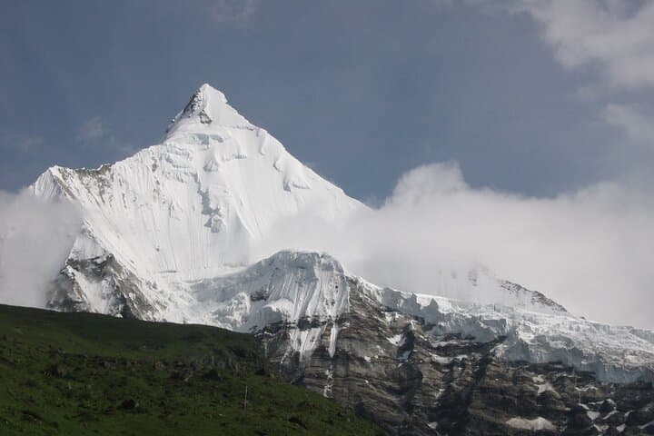 Laya–Gasa 17-Night High-Altitude Trek: Jomolhari, Royal Highlander Festival & Gasa Hot Springs photo 2