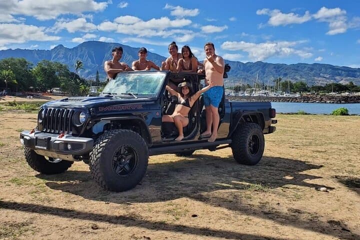 North Shore Ocean Adventure: Jeep Circle-Island, Surf Lesson & Turtle Paddleboard Tour