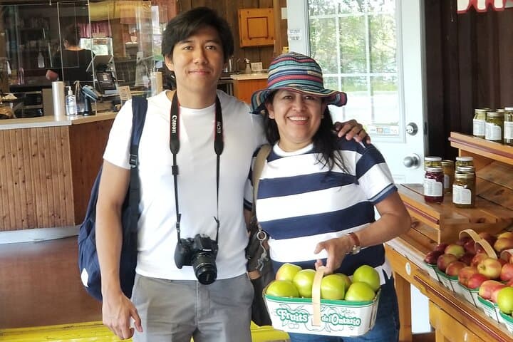Niagara Falls Day Tour from Toronto — Fast-Track Cruise, Maple Tasting & Falls Views photo 2