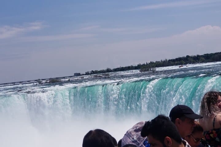Niagara Falls Day Tour from Toronto — Fast-Track Cruise, Maple Tasting & Falls Views photo 4