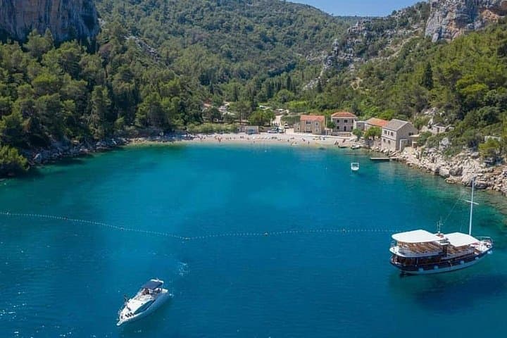Private Hvar & Brač Day Tour — Hidden Bays, Zlatni Rat and Blue Lagoon photo 2
