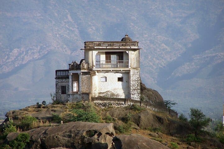 Mount Abu Day Trip from Udaipur: Dilwara Temples, Nakki Lake & Sunset Point