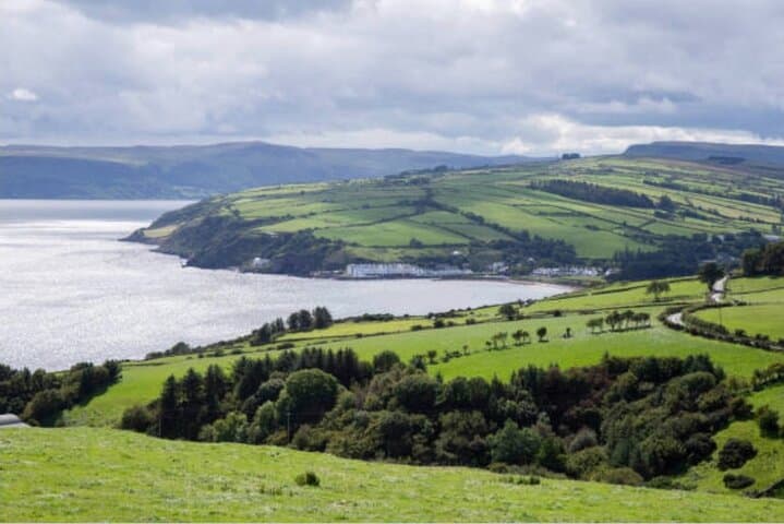 Private Full-Day Giant's Causeway Tour — Carrick-a-Rede, Dunluce & Bushmills photo 2