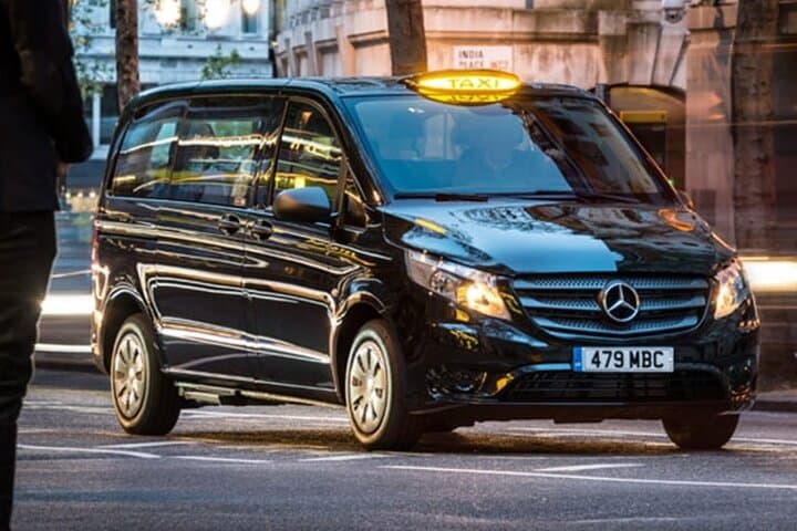 Private Dubai Airport Transfer: Seamless Arrival from DXB to Your Hotel photo 2