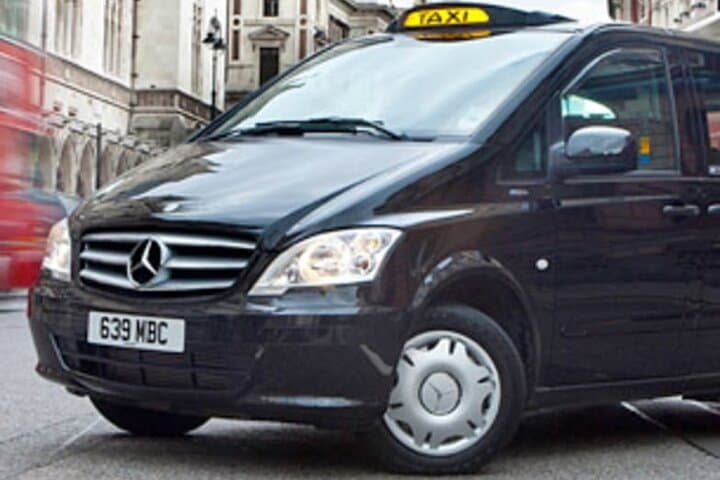 Private Dubai Airport Transfer: Seamless Arrival from DXB to Your Hotel photo 3