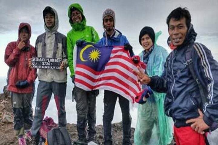 Summit Mount Rinjani: 3-Day Trek to Crater Lake & Hot Springs photo 3