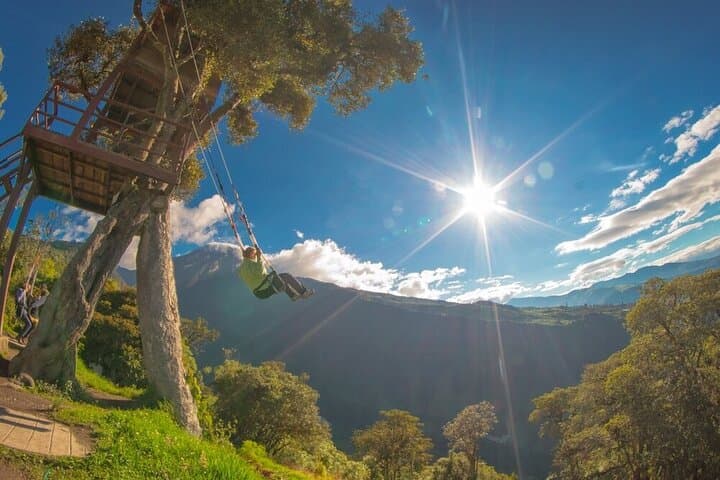 4-Day Cotopaxi to Chimborazo Volcano Tour — Quilotoa, Baños & High-Altitude Hikes