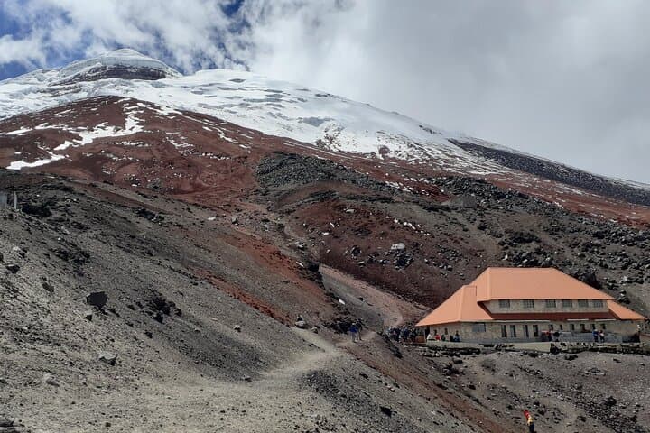 4-Day Cotopaxi to Chimborazo Volcano Tour — Quilotoa, Baños & High-Altitude Hikes photo 4