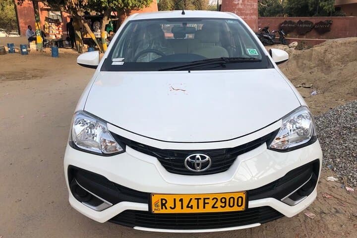 Delhi to Pushkar Private Transfer: Comfortable 8‑Hour Drive Through Rajasthan