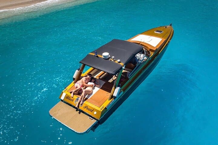 Zakynthos Shipwreck & Blue Caves Private Yacht Tour photo 3