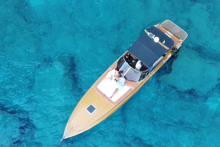 Zakynthos Shipwreck & Blue Caves Private Yacht Tour photo 4