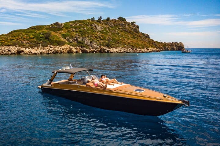 Zakynthos Shipwreck & Blue Caves Private Yacht Tour