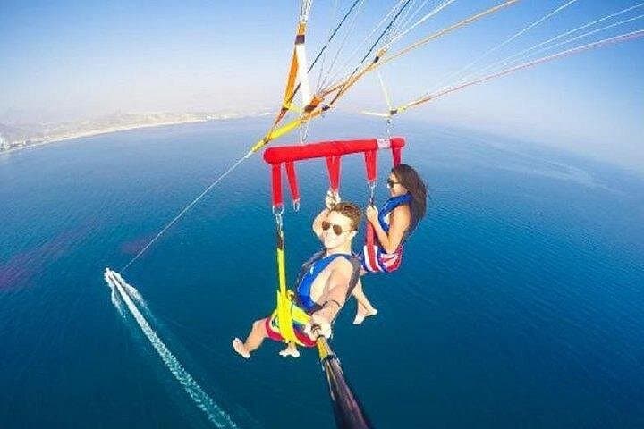 Dubai Parasailing Over Jumeirah Beach — 15-Min Aerial Ride with Pickup photo 3