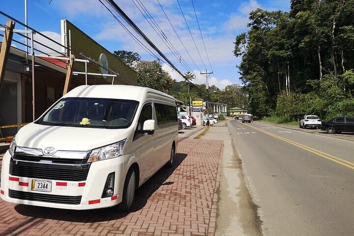 Private Transfer Puerto Viejo to La Fortuna — Door-to-Door Shuttle with Wi‑Fi photo 3