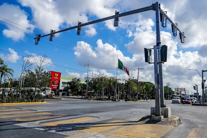 Cancun Cultural City Tour: El Meco, Museo Maya, Mercado 28 & Playa Delfines photo 5