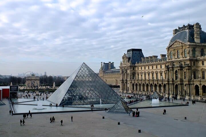 Private 4-Hour Paris Tour with 2-Hour Seine Lunch Cruise photo 6