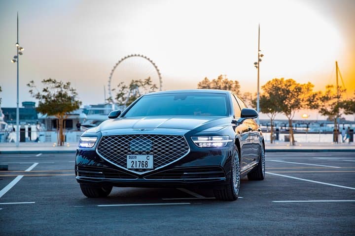 Luxury Dubai Transfer: GENESIS Limousine Airport-to-City Private Ride photo 1