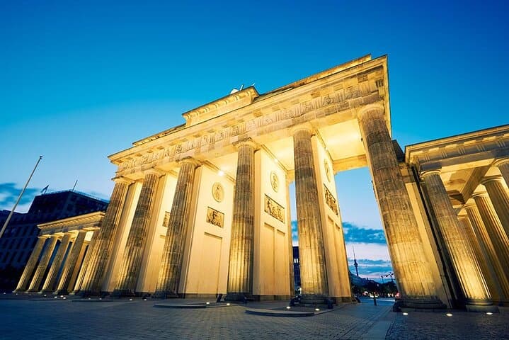 Brandenburg Gate Audio Scavenger Hunt — Private Detective City Rally in Berlin photo 2