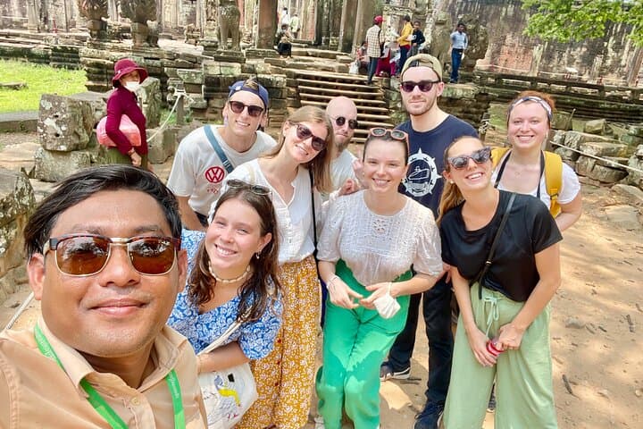 Small-Group Angkor Wat Sunset Tour — Full-Day Angkor Temples with Local Guide