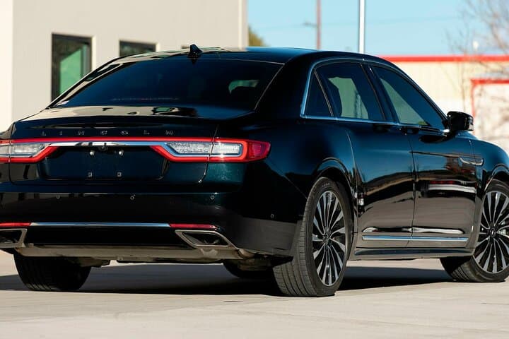 Private Sedan Transfer From Seattle Downtown to SEA Airport — Comfort and Reliability photo 4
