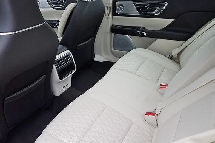 Private Sedan Transfer from Seattle Airport (SEA) to Downtown Seattle photo 4