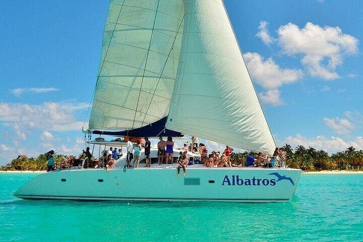 Plus Catamaran to Isla Mujeres: Snorkel, Beach Club & Open Bar from Cancun photo 2