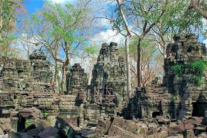 Banteay Chhmar Temple and Silk Farm — Private Day Trip from Siem Reap photo 2