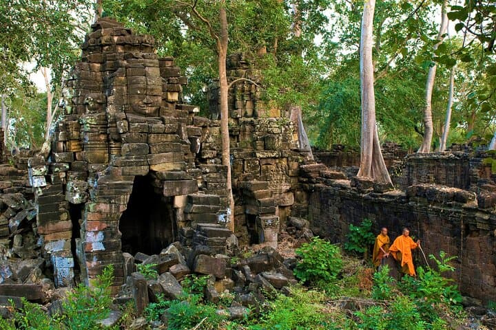 Banteay Chhmar Temple and Silk Farm — Private Day Trip from Siem Reap photo 4