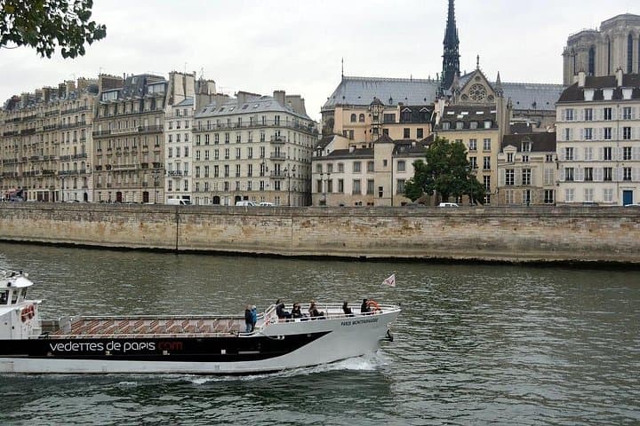 Paris in a Day: Seine Lunch Cruise and 10-Hour Private Night Tour photo 2