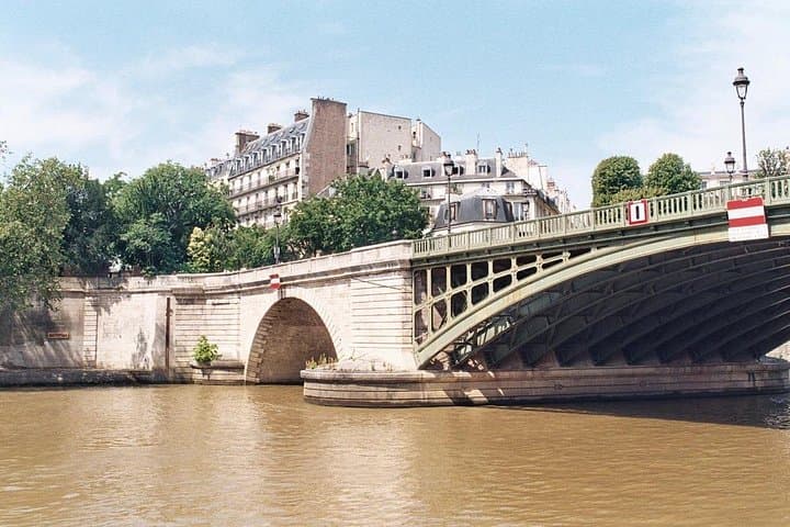 Paris in a Day: Seine Lunch Cruise and 10-Hour Private Night Tour photo 3
