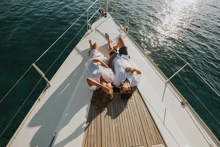 Sail to Dia Island: Private Full-Day Cruise from Heraklion