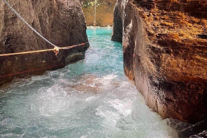 La Leona Waterfall Extreme Hike & Swim from Tamarindo — 3 km Adventure photo 3