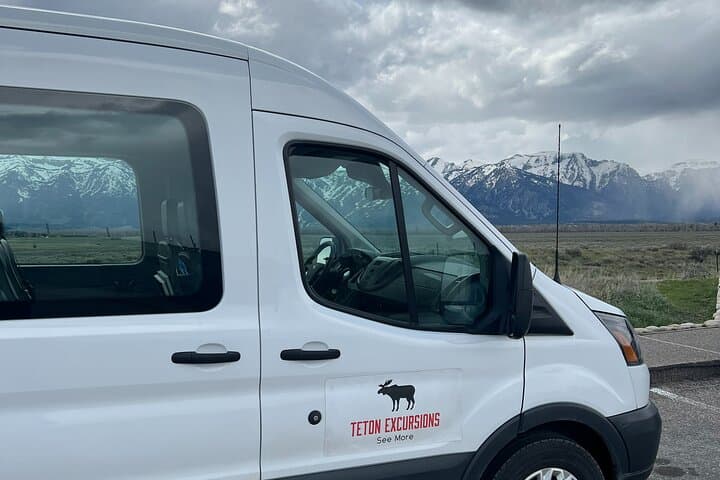 Private Full-Day Yellowstone Tour from Jackson — Old Faithful, Geothermal Basins & Wildlife photo 2