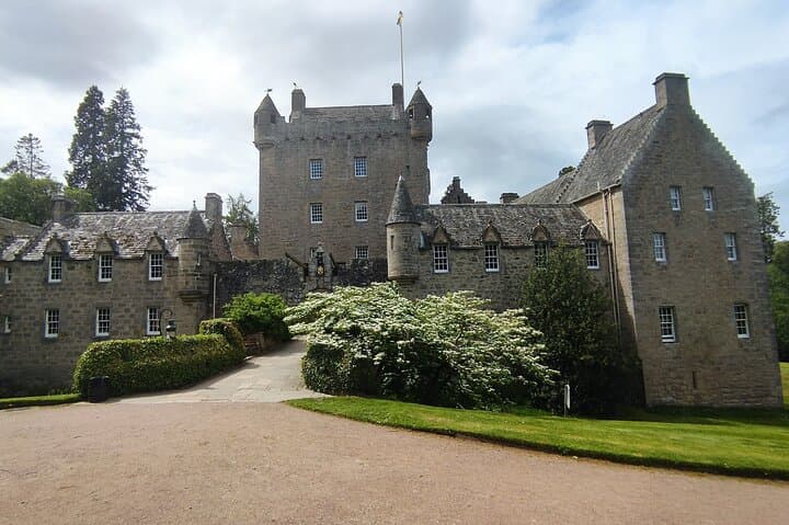 Invergordon Shore Excursion: Cawdor Castle, Loch Ness & Clava Cairns Day Tour
