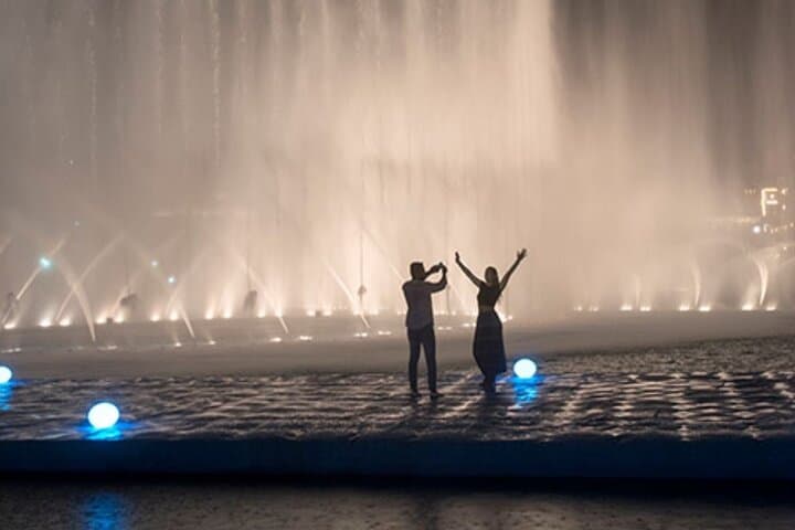 dubai-fountain-bridge-walk-front-row-views-of-burj-khalifa-fountain-shows photo 2